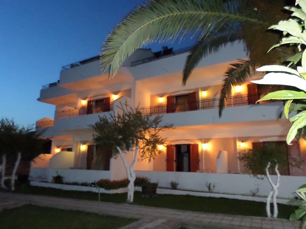 Ocean Front Studios 77 Lourdata  Rum bild