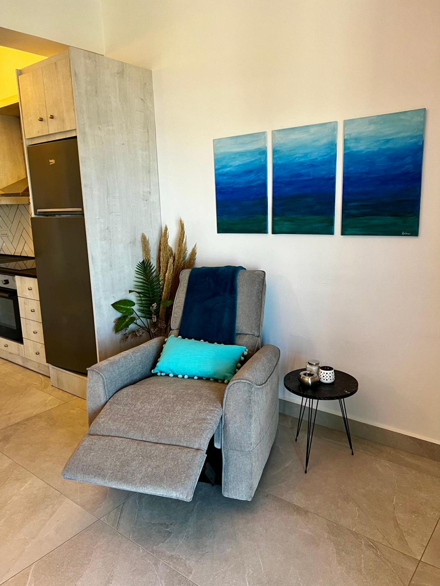 Ocean Front Studios 77 Lourdata  Rum bild